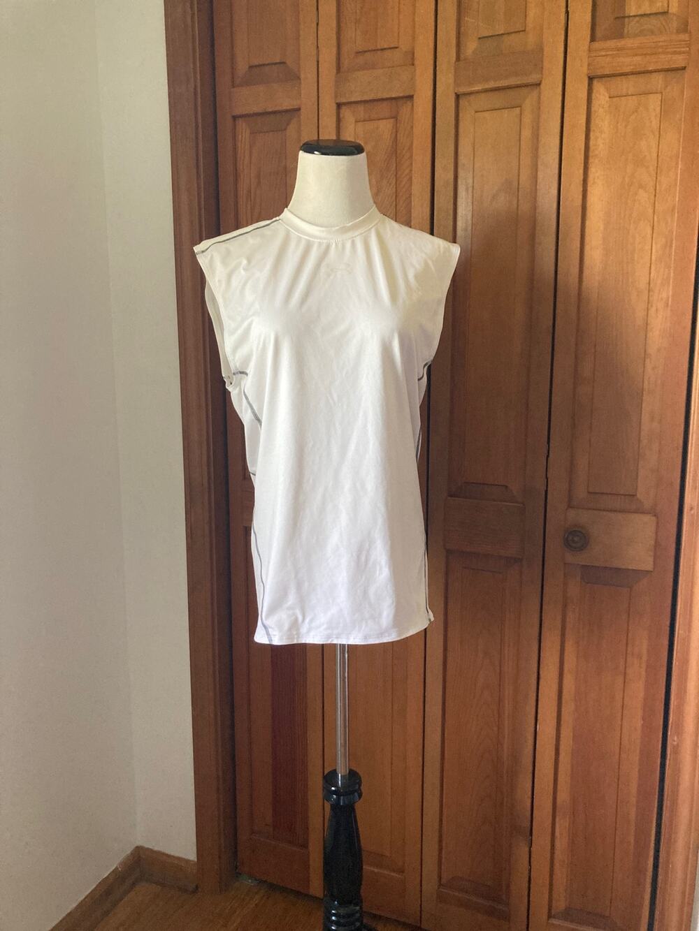 Armour Stretch Pullover Sleeveless Active Wear Top